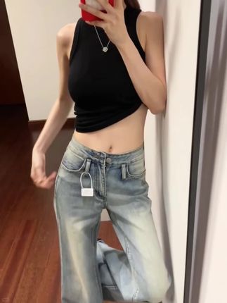 #显瘦穿搭 #牛仔裤天花板 #秋季上新 #秒变大长腿 #百搭裤子