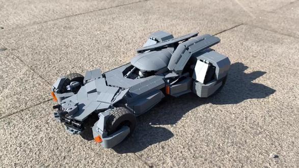 可遥控!积木制作 BVS蝙蝠车 实物演示
#男生无法拒绝的玩具 #蝙蝠侠大战超人 #蝙蝠侠 #乐高 #积木moc