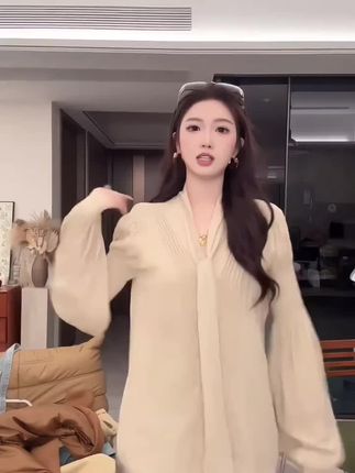 华尔兹 杏金色V领衬衫女秋新款小众设计长袖衬衣宽松上衣00306#爱了爱了 #今日分享 #你今天真好看 #日常分享