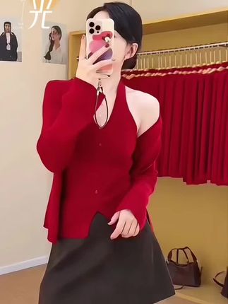 #高级感穿搭 #高级感时尚气质显瘦韩系挂脖软糯吊带背心十针织开衫套装两件套#高贵优雅气质 #内搭外穿都好看 #谁穿谁漂亮