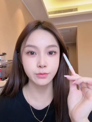 【玫苏唇线笔立体精准显色不晕染新手学生不掉色雾面提亮彩妆好物】#唇线笔#不掉色#雾面#提亮#彩妆好物