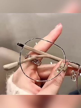 显年轻又时尚大气,戴上就不想再戴其他了 #好物推荐🔥 #七夕#老花镜女时尚洋气