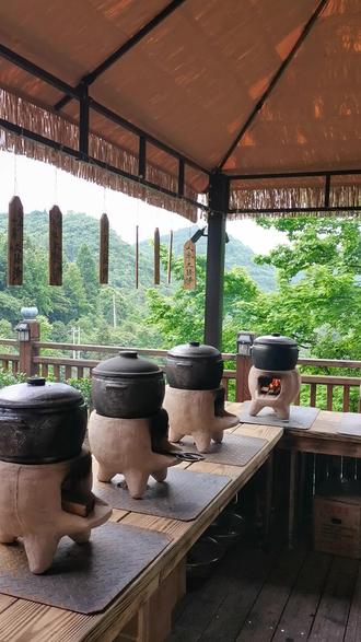 懋吃土砂锅炖土鸡的朋友,一定要提前预约哈#藏在山野深处的治愈时光 #山野厨房