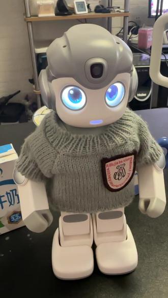 最新版机器人可以播放本地音乐了哦#威哥魔改 #小智AI #AI机器人