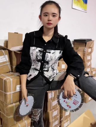 兄弟,闪电⚡️齿他来了,切板墙钢筋非常快,而且不晃动。断齿包赔。就是小贵#诚珈开槽片 #开槽片