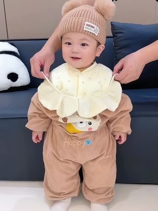 但凡让我早点发现 #连体罩衣 ,也不至于每天洗三四套衣服了,秋冬天真的太方便了!天冷了厚衣服洗多了都不暖和了,吃饭的时候,出去玩的时候随便造也不心疼#耐脏罩衣 #连体罩衣真的太实穿了#宝宝罩衣#母婴好物