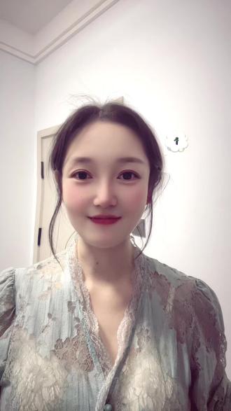 重生之我在假发工厂卖假发#温柔女人味 #头发怎么扎好看 #换发型换心 #发量翻倍