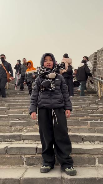 #万里长城 今天爬长城,遇上沙尘暴 没拍到好看的景色。网友们,可以看看你们拍的照片吗#爬长城八达岭