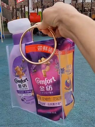 #金纺柔顺剂 持久留香你家老公衣服有汗味就用金纺泡一泡洗过的衣服柔软,蓬松,有香味,没有金电