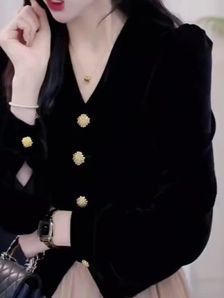 法式小香风蕾丝花边拼接金扣丝绒T恤显瘦气质长 袖打底衫女内搭