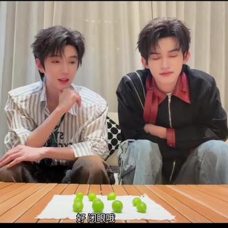 迷糊的普普!你赢啦!普普!没有输😂不用剥虾!哈哈哈哈#云旗 #郝熠然 #云熠小世界 #磕糖使我快乐