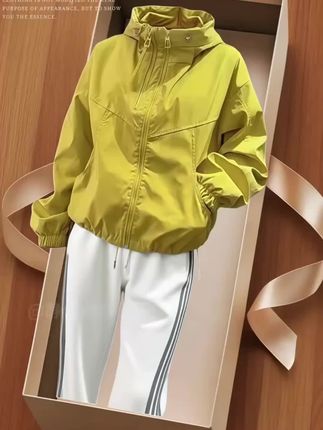 欧货连帽双拉链冲锋衣短外套女2025春季新宽松印花小个子百搭上衣#慵懒风穿搭 #上衣穿搭 #通勤搭配 #穿衣显瘦 #时髦穿搭