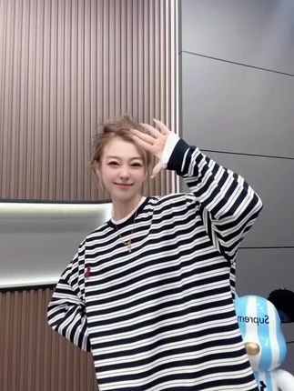 爱人先爱己#简约百搭又好看 #长袖t恤 #宽松版型 #面料柔软舒适 #秋季新款