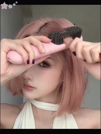 可直发、可卷发、可变高颅顶美女的直发梳,早八学生党三分钟打造完美顺滑发型!头发毛躁扁塌的姐妹快来试试! #发型打理 #直发梳 #美出高级感 #高颅顶#仙女必备