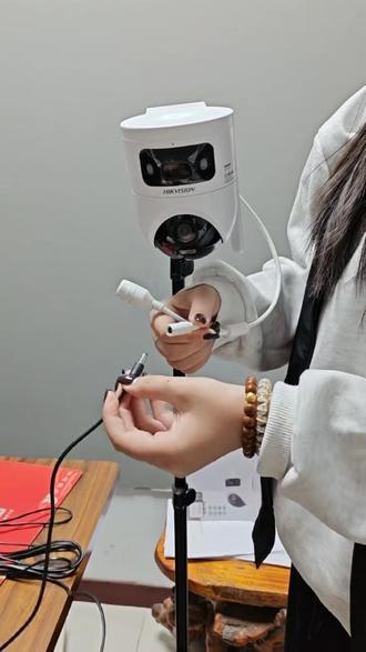 这款监控操作简单,安装方便功能还这么齐全,太适合放在家中看家 护院了。#海康威视 #海康威视臻全彩极夜版 #海康文搜搜啥都快 #海康威视观澜大模型 #海康威视4g高清摄像头