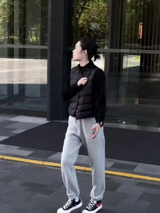 90白鸭绒羽绒马甲女2025冬新款时尚保暖无袖轻薄内胆女士背心外套