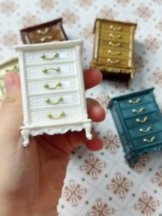#微缩场景 #娃娃屋配件#DIY配件 #迷你  好物分享,塑料材料做出木制感,复古床头柜可以各种搭配