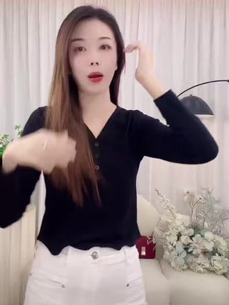 2025新款时尚V领纽扣长短袖T恤洋气百搭修身显瘦上衣#小个子穿搭 #内搭外穿都好看 #欧尼穿搭 #新款分享 #贴身衣物