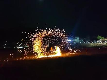 铁树银花落,万点星辰开。#打铁花 #大官庙