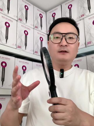 老年人用放大镜,看书看报很方便#老年人专用放大镜 #放大镜 #放大镜带灯