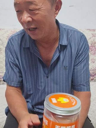 #脱骨侠无骨鸡爪 好吃的很,好几种口味的,开袋即食的,配料表很干净,没有防腐剂添加剂,大人孩子吃着都放心,喜欢吃的,来一单吧