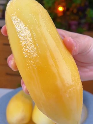 又到了吃雪莲果的季节,清脆甘甜,口口爆汁,真的好好吃!#新鲜应季水果 #雪莲果 #口感特别好 #脆甜多汁 #水果