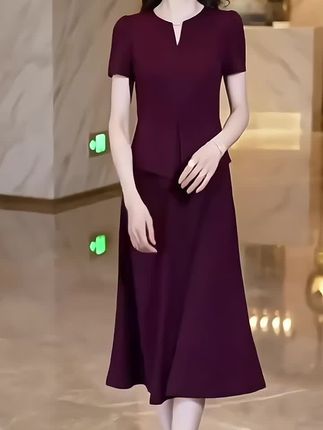 妈妈款假两件连衣裙#穿出女人的时尚魅力 #时尚优雅穿搭 #修身显瘦#假两件酒红色连衣裙#高端大气