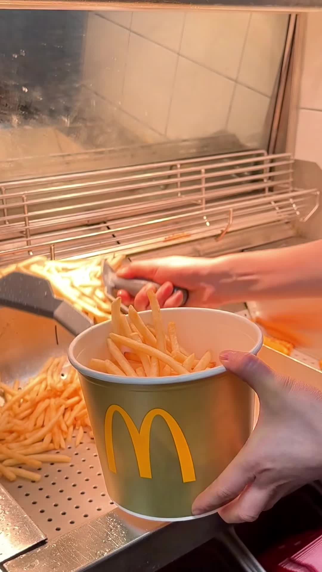 这辈子和薯条🍟锁死吗?锁死了! #麦当劳#麦当劳薯条#麦当劳薯条四重奏#薯条四重奏#麦当劳优惠团购