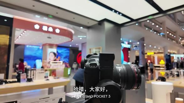 告别手抖!大疆RS5全新升级,到底值不值得冲?
#大疆#大疆RS5#航拍#相机稳定器 #专业拍摄设备
内容:
1️⃣ 全新自动轴锁
开机自动解锁,收纳自动上锁|再也不用一个个手动调了,效率拉满!
2️⃣ 更强大的电机性能
承载重量提升,运镜更顺滑|搭载长焦或重型镜头也无压力,动力储备升级!
3️⃣ 智能跟随 6.0
识别更准、更稳、更快|人物、宠物、车辆都能跟,一个人也能拍出跟拍感!
4️⃣ 蓝牙快门控制
直接连接相机控制录制/拍照|告别复杂线材,无线控制真香!
5️⃣ 延长续航 + 快充
电池续航提升,支持快充|出门拍摄一整天也不用慌,充电一会儿又能继续。
6️⃣ 轻量化设计
结构优化,减重不减性能|长时间手持拍摄更轻松,女生也能轻松驾驭。
7️⃣ 丰富生态支持
雷达跟焦、手机图传等配件兼容|创作可能性更多,专业团队也能满足!