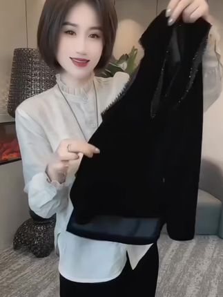 #时尚穿搭 #面料舒适透气 #新中式两件套@DOU+小助手 @巨量千川