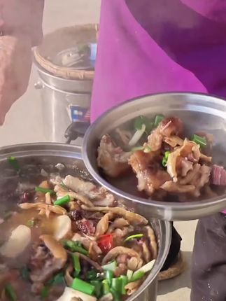 #猪脚 #腊猪脚 #烟熏腊猪脚 #大口吃肉的感觉真好 #真才实材才能做出来好味道