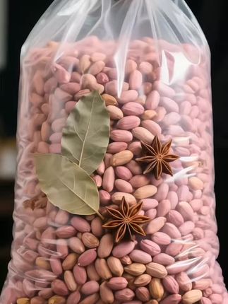 五香花生米一粒入口,时光慢焙的香脆悄然绽放! 精选饱满花生仁,古法秘制五香配方,八角茴香交织椒盐辛香,慢火烘烤至金黄酥脆。 齿尖轻叩“咔嚓”一声,外层咸香微辛,内里回甘绵长,越嚼越上头! 下酒追剧、佐餐小食,懒人必备解馋宝藏,罐装锁鲜留住每一口新鲜~ 🌰经典老味道,吃一口就停不下来! 点击带走这罐让人欲罢不能的香脆~ #花生米新吃法 #花生米#小零食#五香花生米