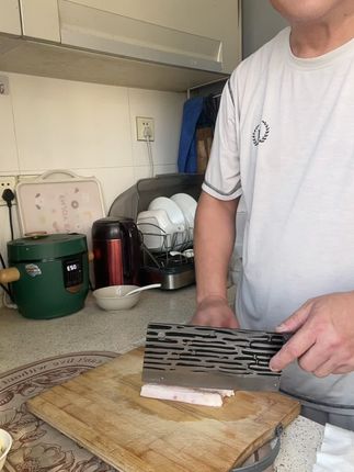 非常实用的一把家用菜刀。