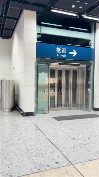 在港一日:今天是验机富士xt50 成功验完,无踩雷无黑榜~刚好最近毕业季,买个相机还能记录青春,后面旅游也能一直拍拍拍,买人生相机,拍人生照片~ #没有不买的理由 #买买买就是爽 #相机 #热门 #富士xt50