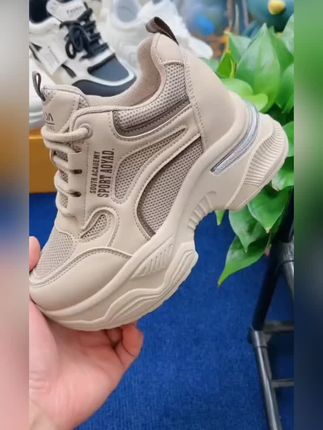 2025夏季新款老爹鞋,8公分厚底内增高,秒变大长腿。网红爆款小白鞋,运动休闲都能搭,透气舒适,百搭不挑人~