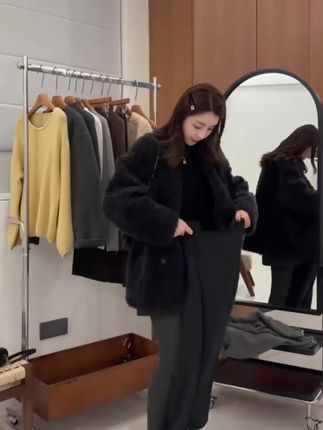 #显瘦穿搭 #半身裙 #不挑年龄不挑身材 #高级感穿搭 #气质穿搭@巨量千川