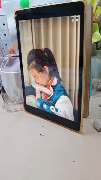 豆包真是又凶又啰嗦,怎么语气还被大数据给训练的凶巴巴,让豆包监督写作业是哪个新鲜脑子想出来的哈哈哈,娃跟豆包已经聊上天了…#创作者中心 #创作灵感 #豆包监督写作业 #豆包ai #亲子互动