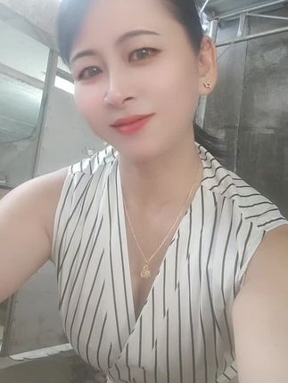 早呀!希望这个秋天: 体重下降点,皮肤再好点,大脸变小点,运气好一点,钱包鼓一点,我就知足啦!嘿嘿嘿,不算贪心吧!