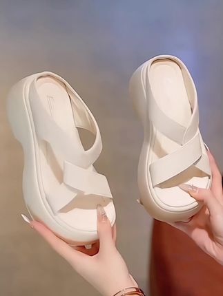 网红拖鞋女夏外穿2025新款百搭洋气搭裙子厚底增高松糕凉拖鞋