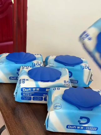 夏天家里真的少不了这种纯水湿巾呀!赶紧来看看答菲家的吧~纸张又大又厚实,湿度也是刚刚好,关键这价直接到手5大包,快冲#好物推荐#湿巾 #答菲 #超便宜超划算