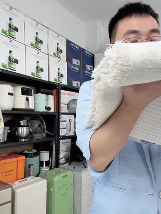 三层棉纱加厚的沙发盖毯,很透气坐起来不闷热,而且防滑很好不会掉,价格好划算#沙发盖毯 #沙发盖布 #沙发垫 #沙发盖 #居家好物推荐