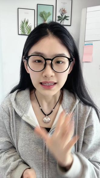 多闪AI精灵,你的专属社交搭子 #多闪app #小火人AI聊天 #多闪