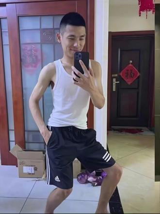 还是底子好 #豆包ai #旭旭宝宝 #复古港风 #豆包p图指令 #豆包出大片有两把刷子 豆包人物写真ai指令男生 豆包p图指令大全男生