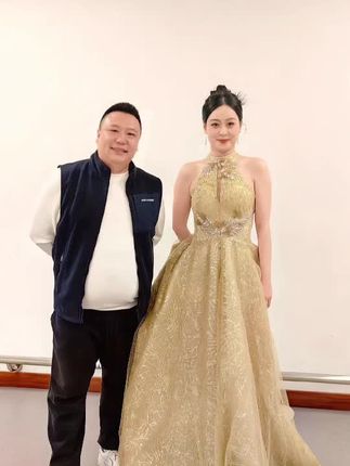 #唐艺大舞台 #🌈唐艺 #户外直播现场 #音乐现场