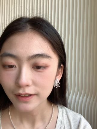 雪花耳钉好闪!#耳饰 #高级感耳环耳钉推荐 #耳钉小众高级感 #耳钉 #耳饰分享