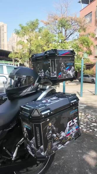 告别拥挤!星骑侠铝合金尾箱,你的摩托车也需要大容量后备 摩托车后座小箱子安装教程来啦!快来看看怎么装吧~#机车装备 #摩托车尾箱 #铝合金尾箱 #摩旅 #骑行必备