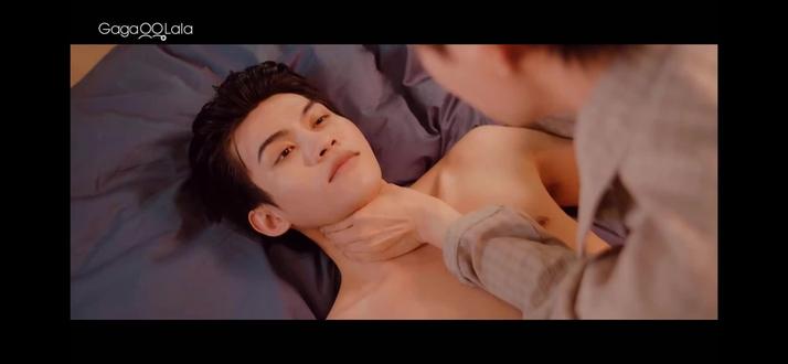 所以樊霄故意把电脑给游主任,其实是知道游在查他电脑,主动把证据送到他手里,并且说很快就会如你所愿的用不了多久了,最后还让游回到喜欢的工作岗位,原来他已经为游铺好路了啊#52#樊霄游书朗