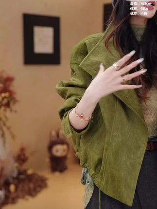 #复古穿搭 FANRUI/泛芮「贝贝biuu」磨毛绒感夹棉原创设计感立领外套女#我要上热们 #强烈推荐 #喝雪碧嗨翻音乐节 #高级感穿搭 @DouYin_SRM