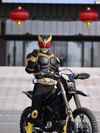 那你告诉我什么才是假面骑士 #假面骑士空我 #摩托车 #真正的假面骑士 #特摄剧