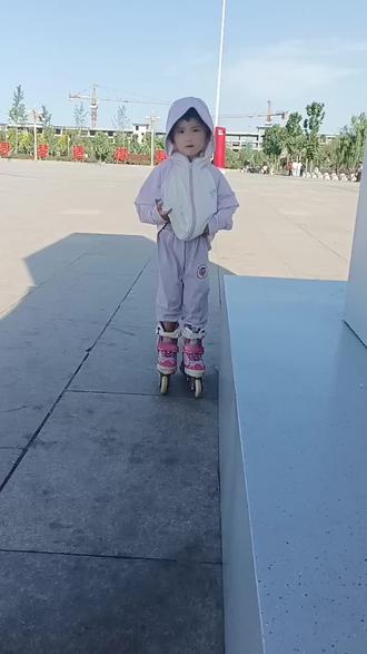 姐妹版演唱小老妹儿 #户外玩耍时光 #hellokitty女孩 #可爱人类幼崽